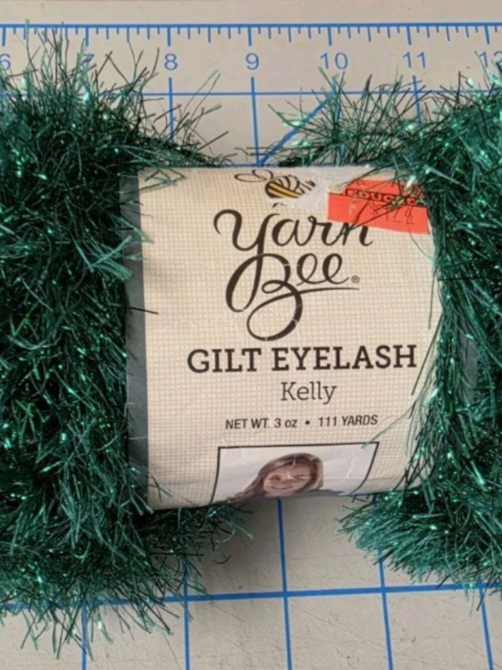 New Yarn Bee Gilt Eyelash Kelly 3 oz 125 yards 1 Skein
